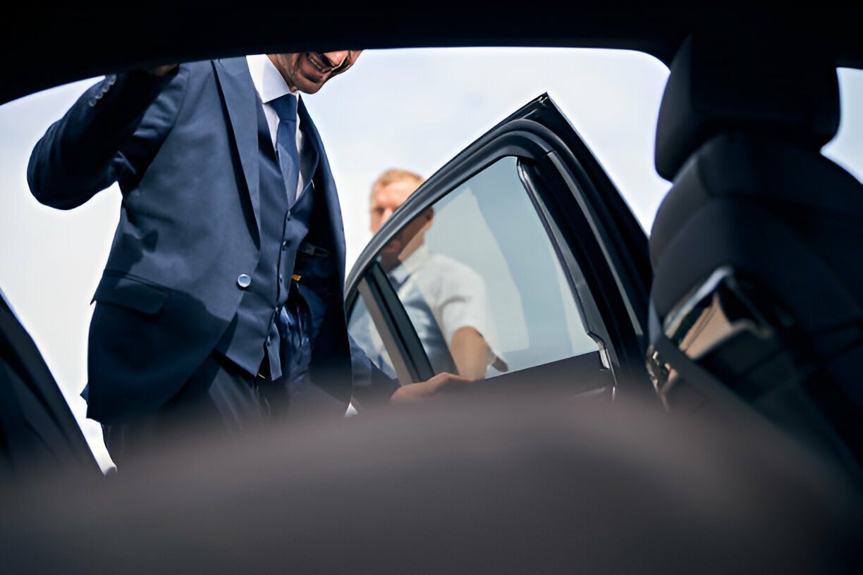 Gatwick Airport Chauffeur Transfers – Experience Luxury and Convenience