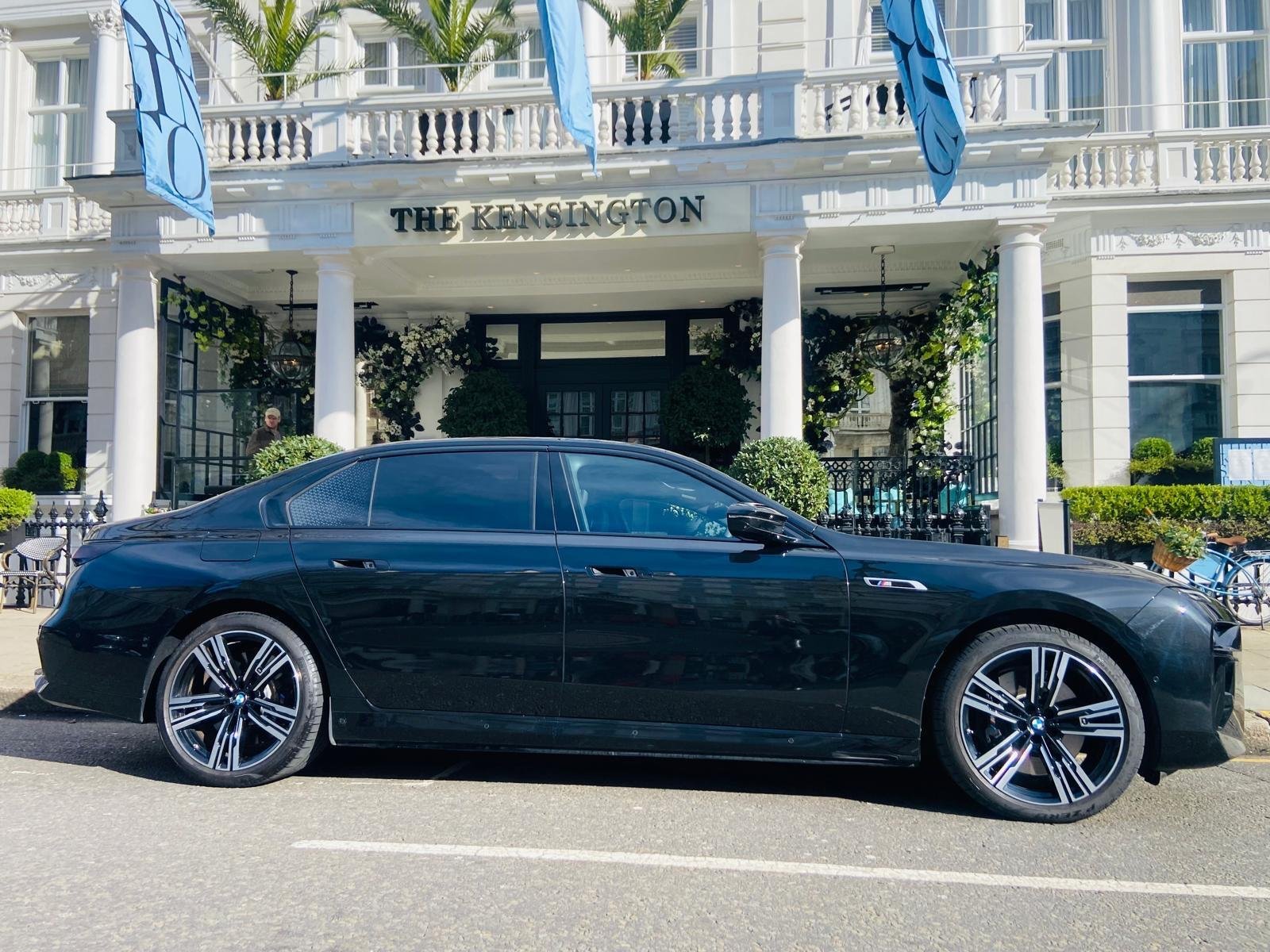 Benefits of Choosing a Corporate Chauffeur Service