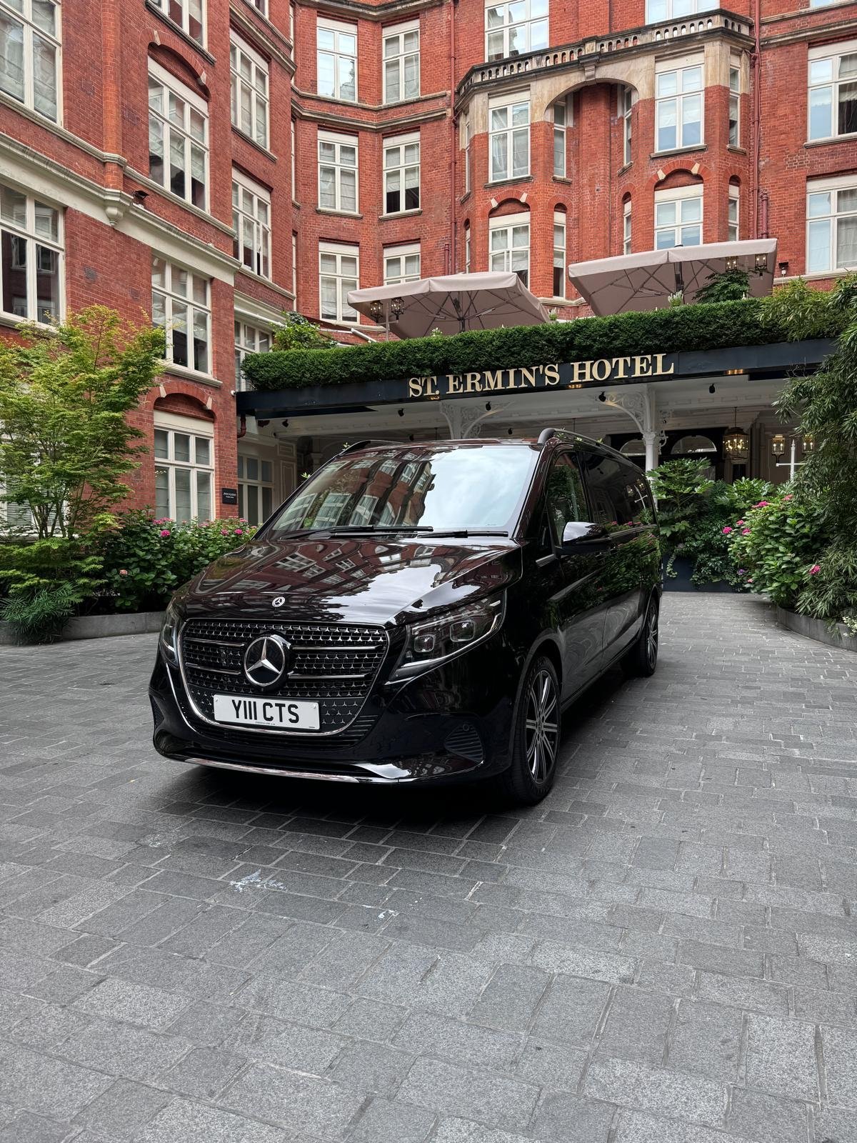 Tips for Hiring a Reliable Chauffeur in London