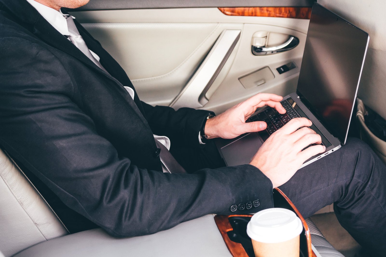 How Chauffeur Services Help You Work While You Travel
