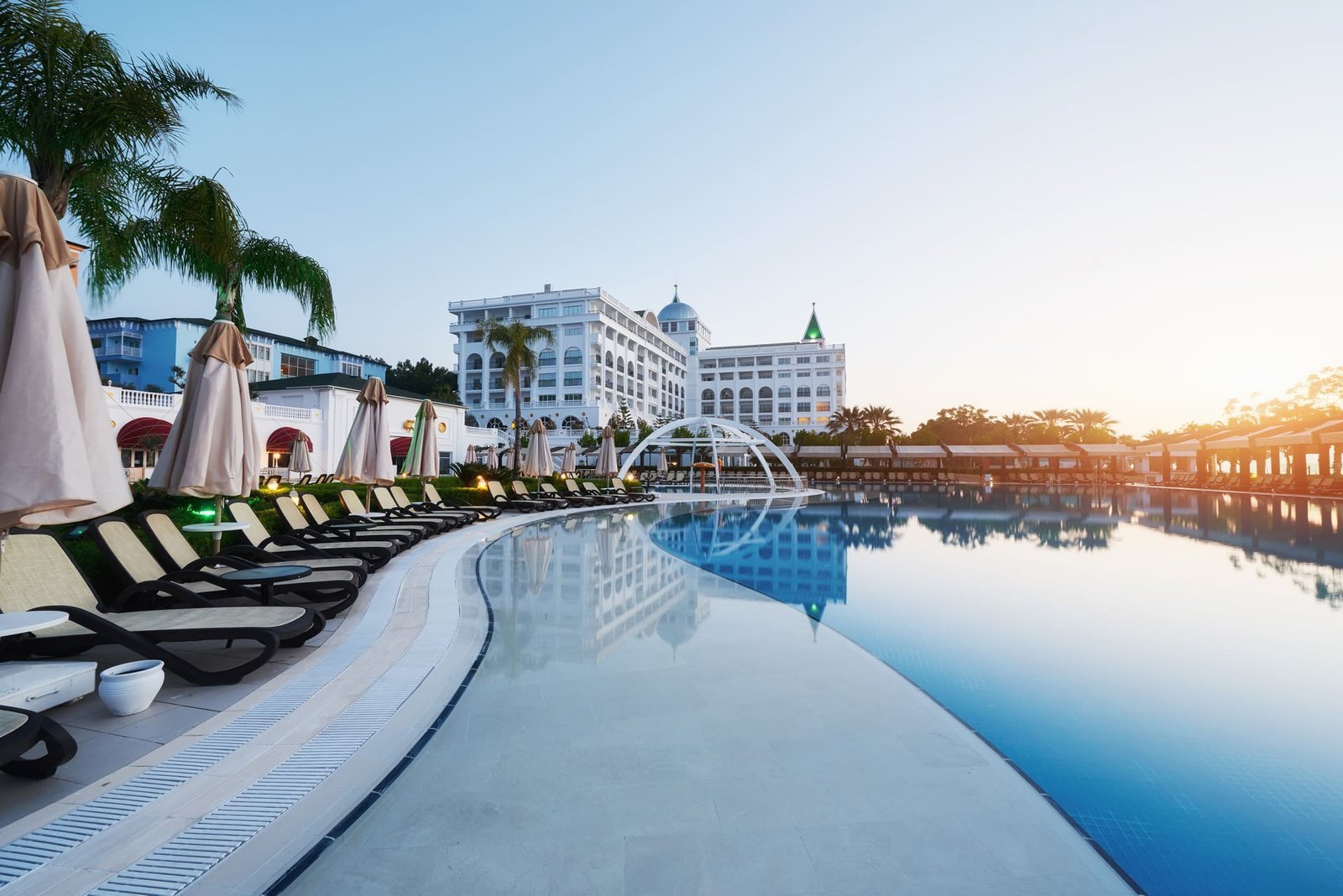 Luxury Hotel Transfers – Four Seasons Cairo, St. Regis Cairo, Ritz-Carlton Cairo, Sofitel Luxor, Old Cataract Aswan & more