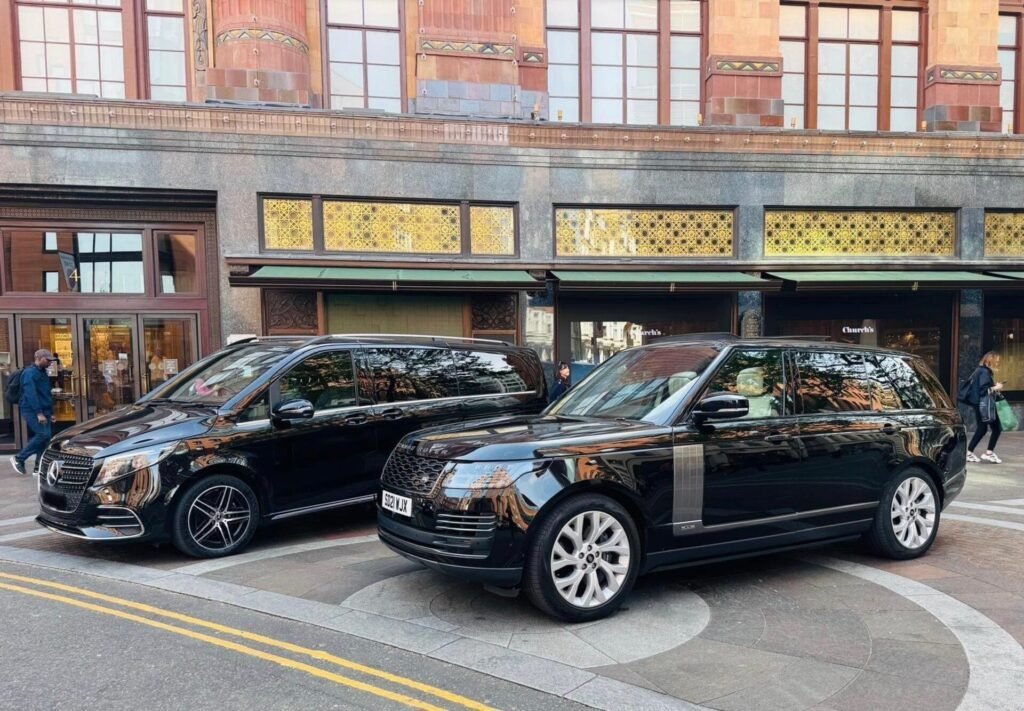 Mercedes V-Class and Range Rover for Big Ben