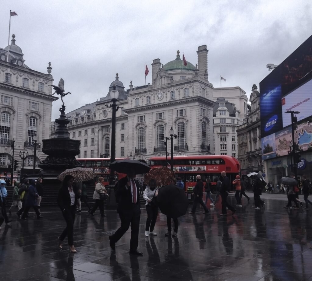 Piccadilly Circus London tour