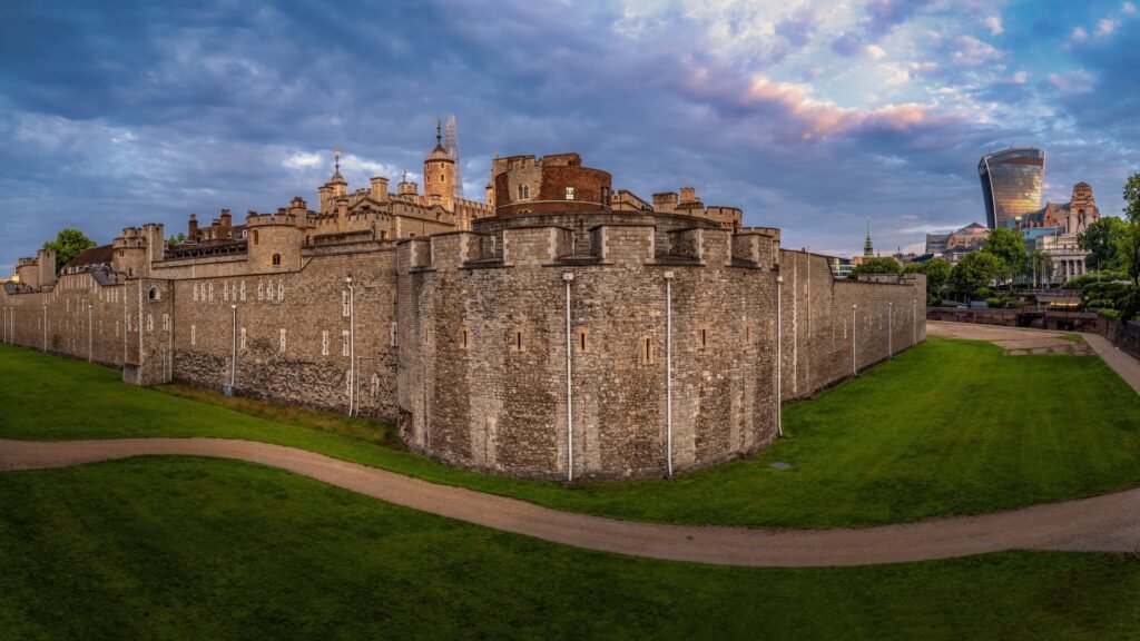 Chauffeur Service to the Tower of London