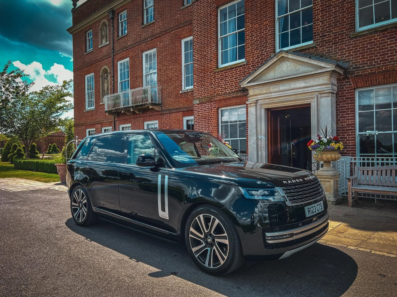 Why Discretion Matters in Chauffeur Services