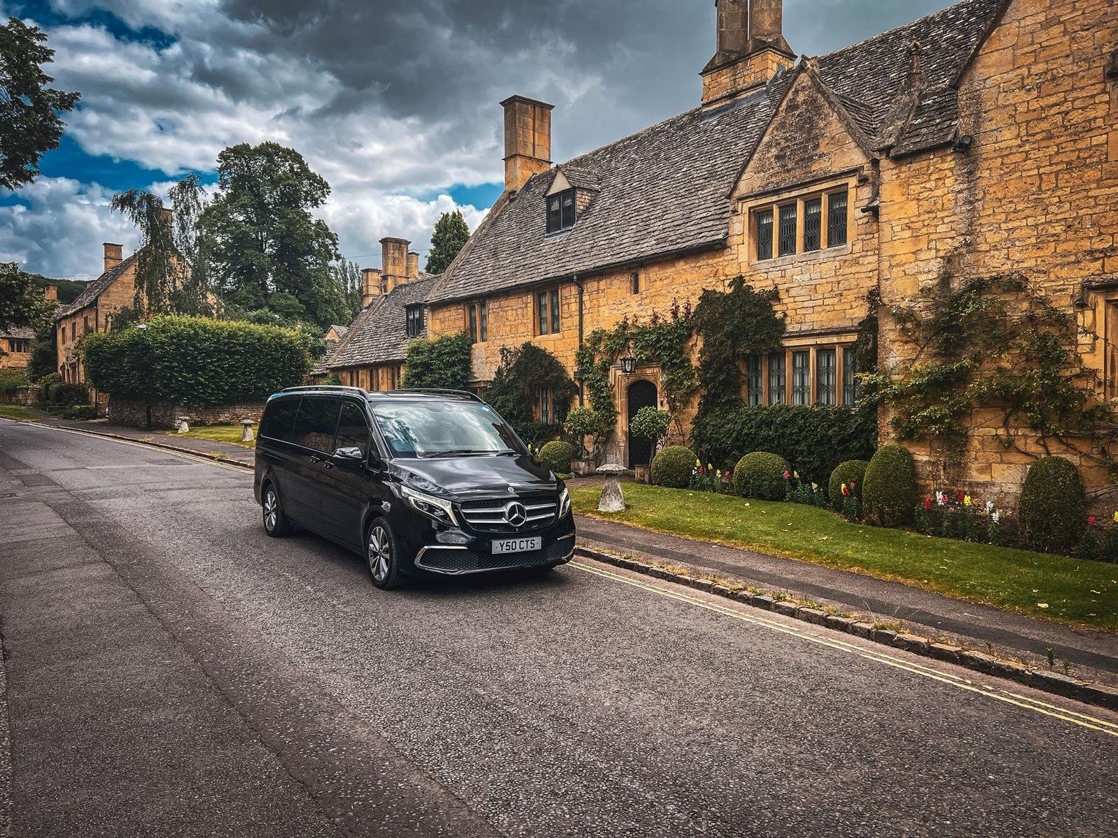 Why Families Prefer Chauffeur-Driven Mercedes V-Class in London
