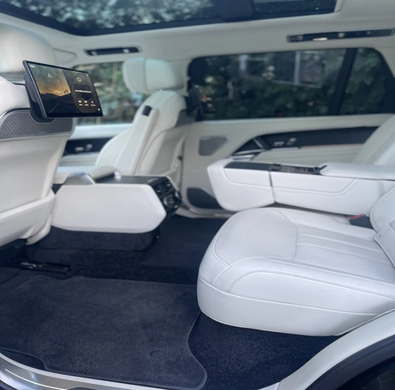 Range Rover Autobiography LWB Executive Seats Chauffeur Service Lanz CTS
